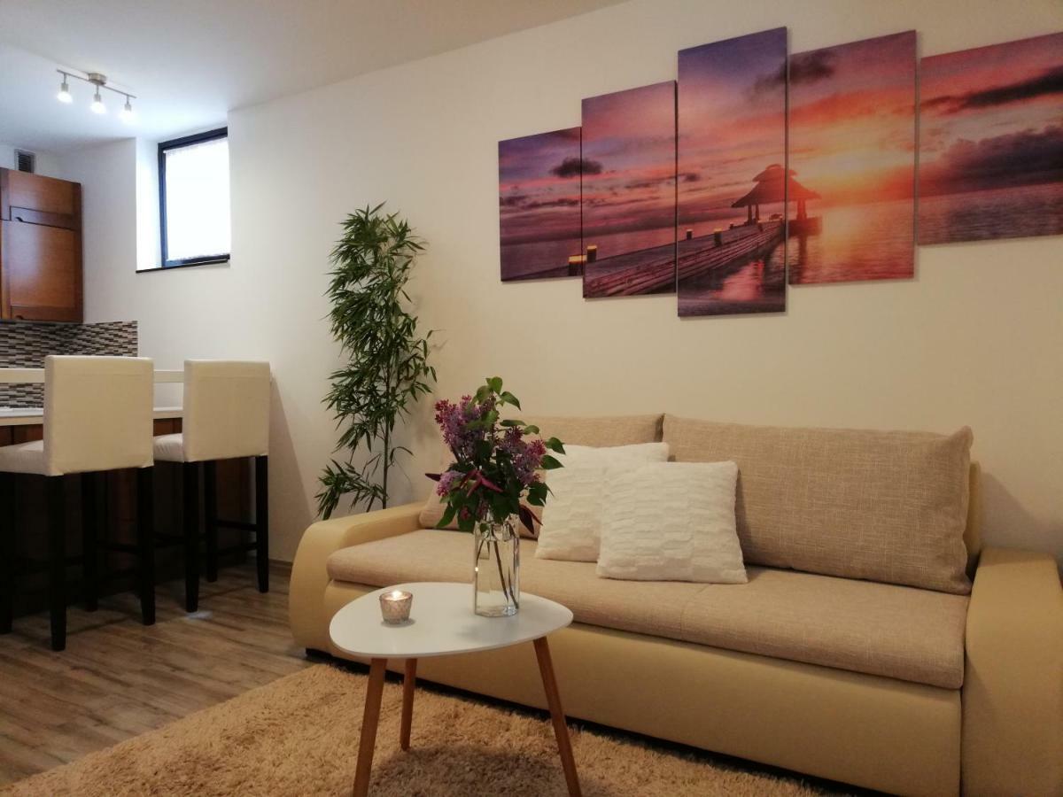 פורץ Nokturno Apartment, Self Check-In מראה חיצוני תמונה