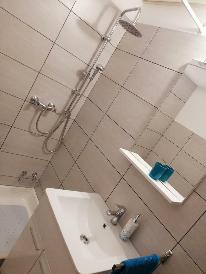 פורץ Nokturno Apartment, Self Check-In מראה חיצוני תמונה