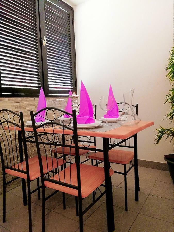 פורץ Nokturno Apartment, Self Check-In מראה חיצוני תמונה