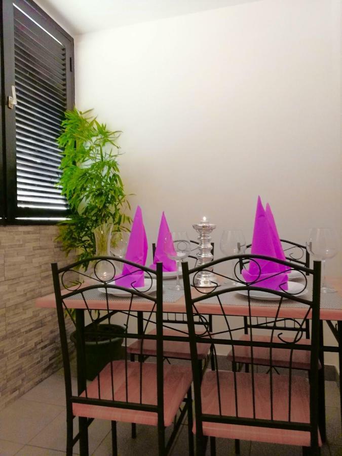 פורץ Nokturno Apartment, Self Check-In מראה חיצוני תמונה
