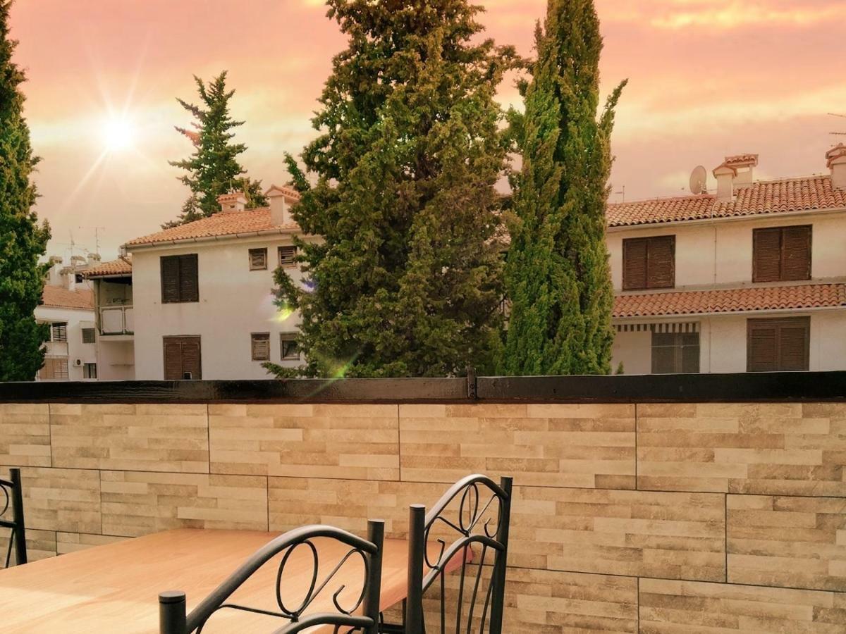פורץ Nokturno Apartment, Self Check-In מראה חיצוני תמונה